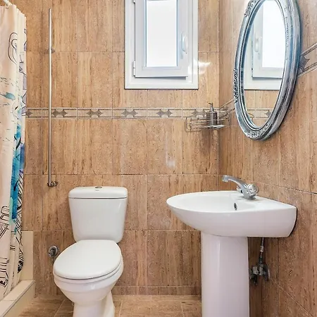 בית נופש Rafaela's House *